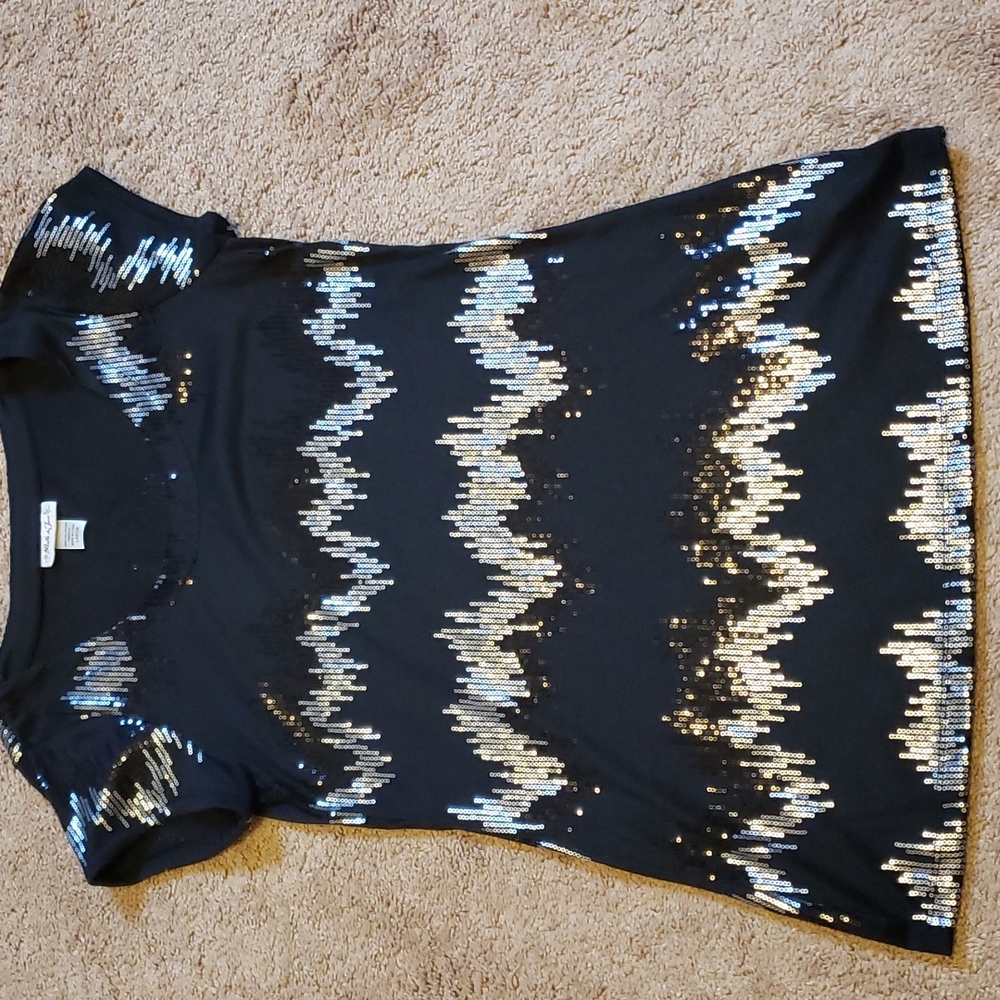 4 for $20 Silver/black sequins long n lean top szL jr